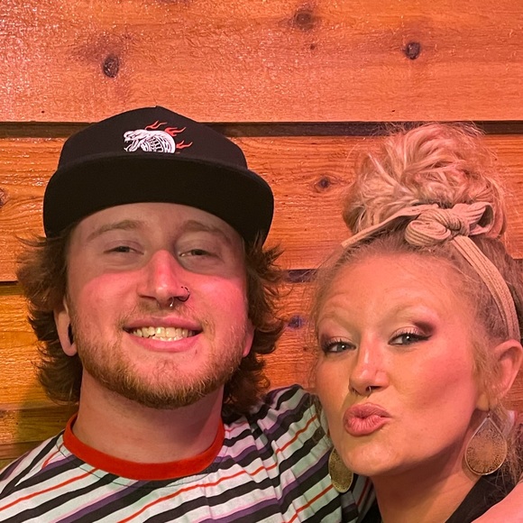 Meet your Posher, April - Picture 2 of 6